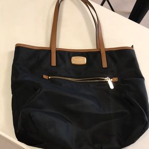 Michael kors tote